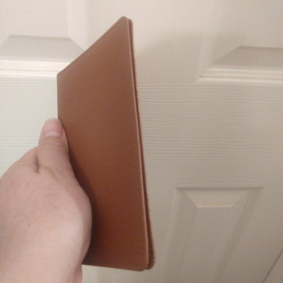 Louis Vuitton Taiga ID Card Holder - Picture 7 of 10